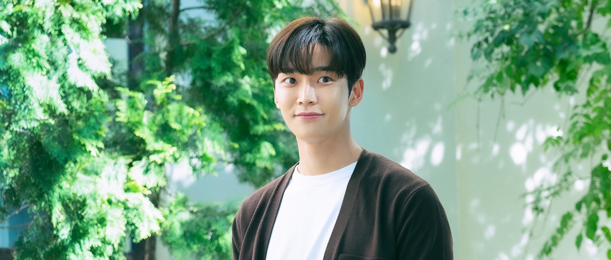  SF9 Rowoon Tries to Talk About Love and ‘She
Would Never Know’